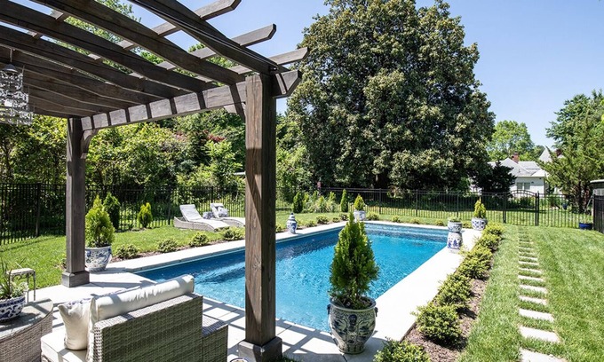 Lakeside House | Historic Ginter House with English garden Pool