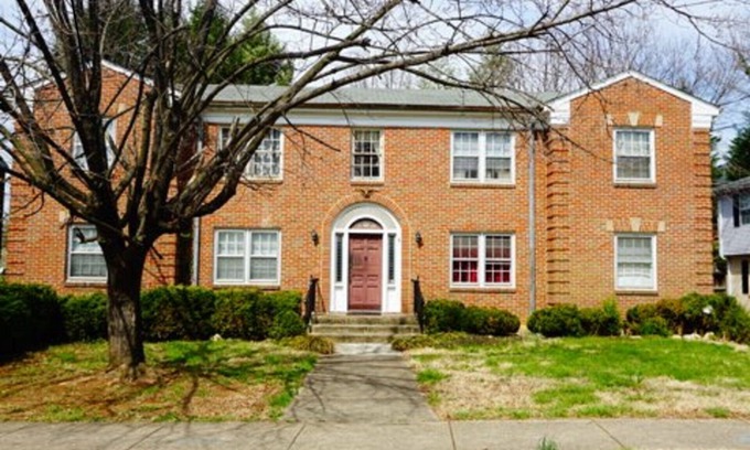 Roanoke Apartment | Historic Grandin Court Area 1st Floor Loft