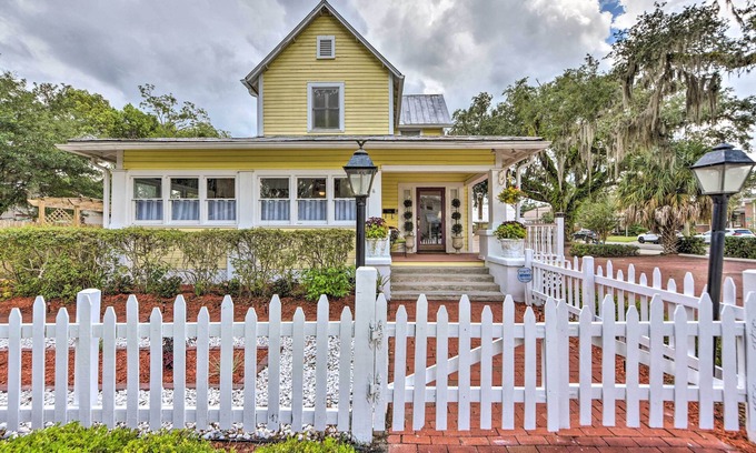 Green Cove Springs House | Historic Green Cove Springs Home - Walk to Coast!