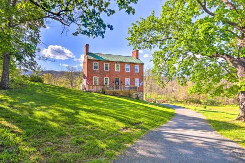 Fishers Hill House | Historic Hammond House with Wine Country View!