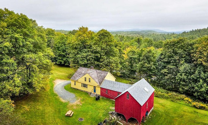 Enfield House | Historic Hanover Area Home, 16 Miles to Dartmouth!