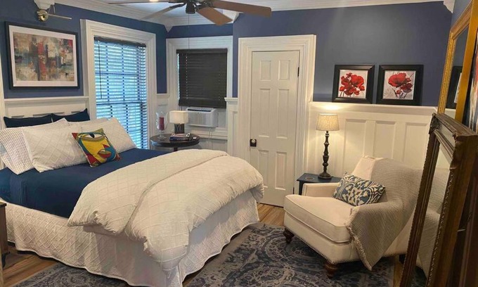 Church Hill Apartment | Historic Haven in Church Hill