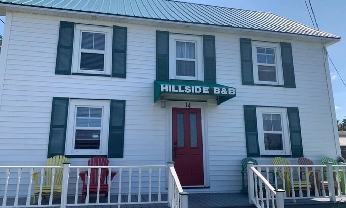 Twillingate House | Historic Hillside Vacation Home