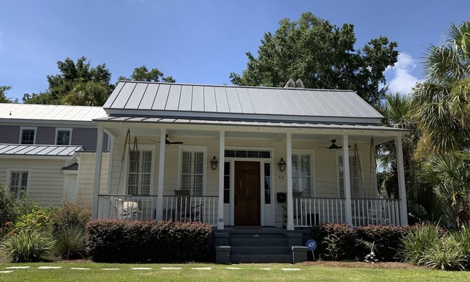 The Old Commons Cottage | Historic Home Located in historic district of Beaufort, SC