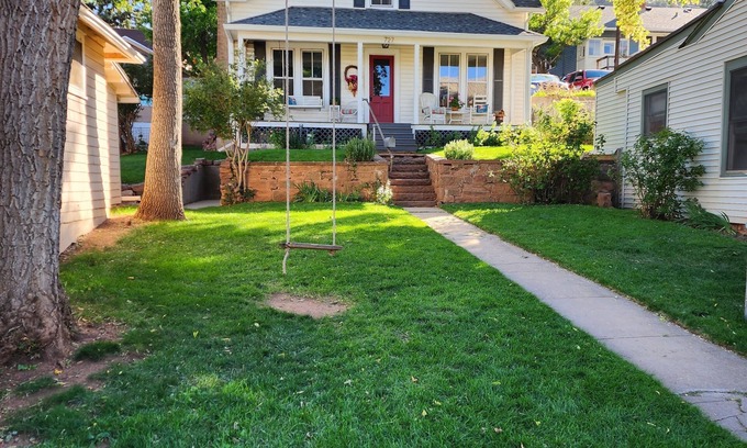 Manitou Springs House | Historic home nestled at the foot of Pikes Peak! Quick walk to downtown & More~
