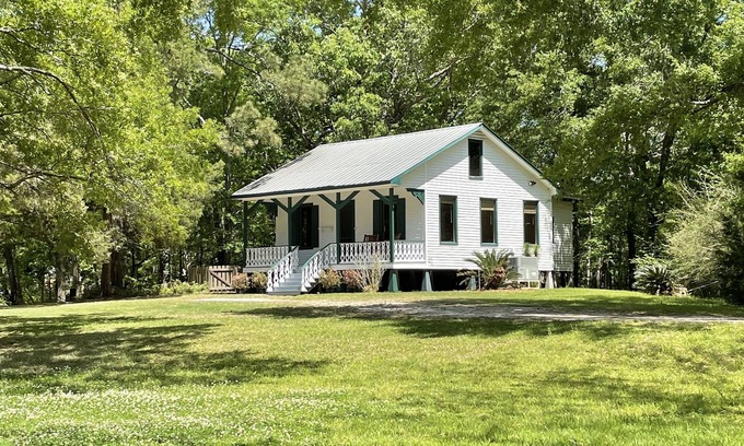 Milton House | Historic home on Vermilion River