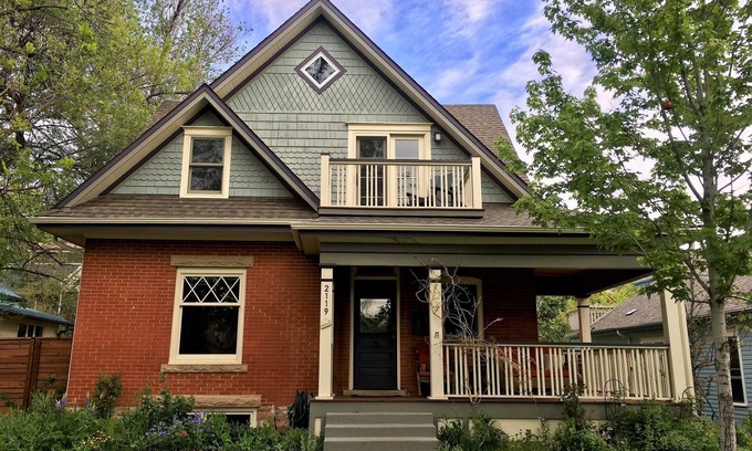 Whittier House | Historic Home, Stroll to Pearl, Lrg Private Yard