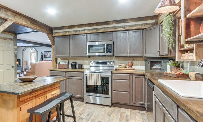 Dry Run Cottage | Historic Home w/Mountain Views in Dry Run