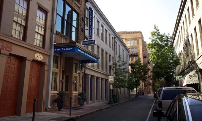 Central Business District Resort | Historic hotel - walking distance from Bourbon Street