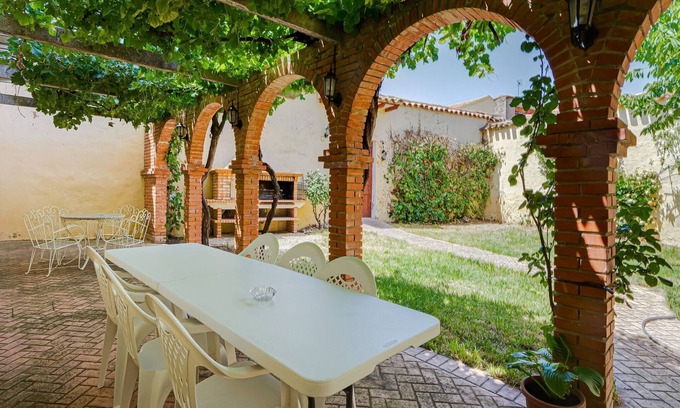 Pozo-Lorente Villa | Historic House near Alcalá del Júcar