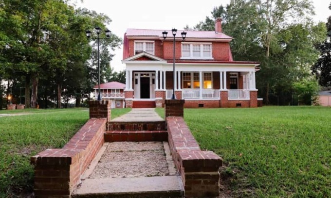 Tuskegee House | Historic House on the Hill