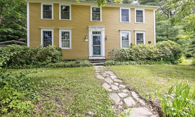 Huntington House | Historic Huntington Home - Walk to Westfield River