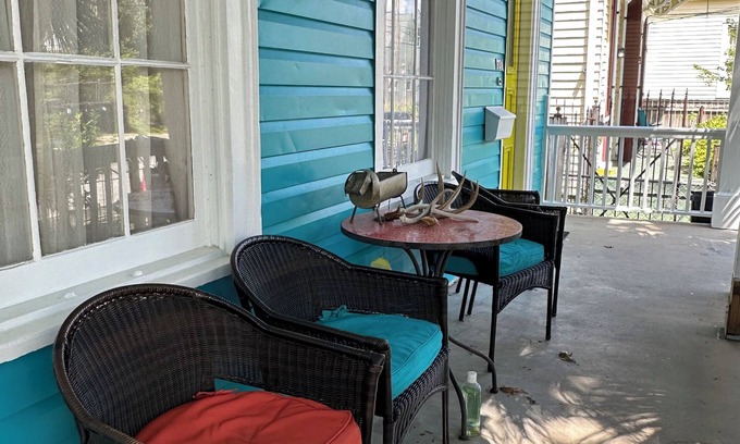 Irish Channel Apartment | Historic Irish Channel Shotgun. Fully renovated with many amenities.