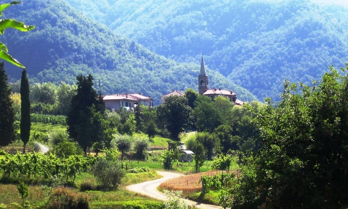Bagnone Villa | Historic house, heated pool, gardens and outdoor dining, in village near Bagnone