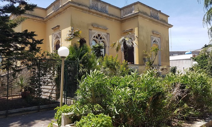 Carpignano Salentino Villa | Historic villa in the center with outbuilding and garden