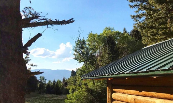 Pray Cabin | Historic Jim Bridger Cabin 3