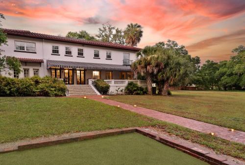 Fairvilla House | Historic Lakefront Estate