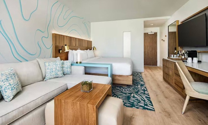 Marathon Hotel | Historic Lighthouse Views in Spacious Waterfront Retreat!