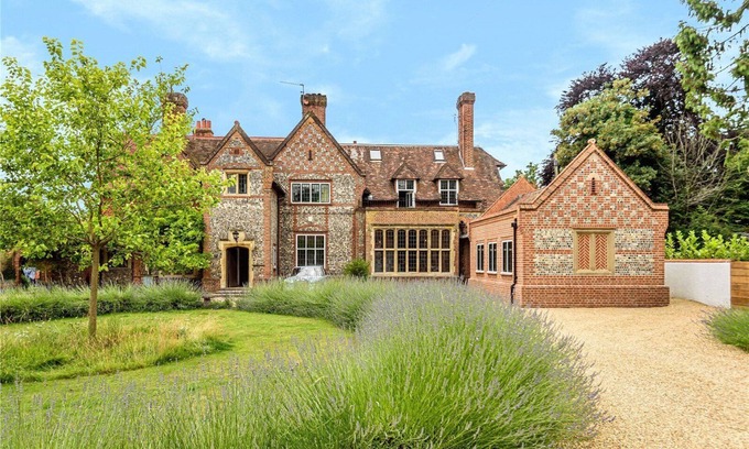 Marlow House | Historic Luxury Townhouse in Marlow