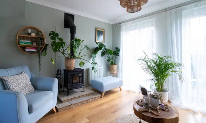 Malmesbury House | Historic Malmesbury | Delightful home with parking