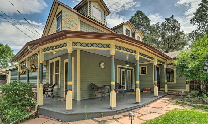 Manitou Springs House | Historic Manitou Springs Victorian Walk Downtown!