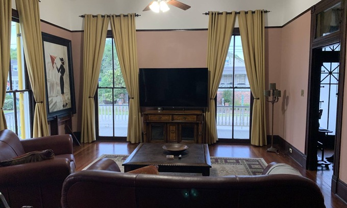 Arabi House | Historic Mansion, Five Miles from French Quarter