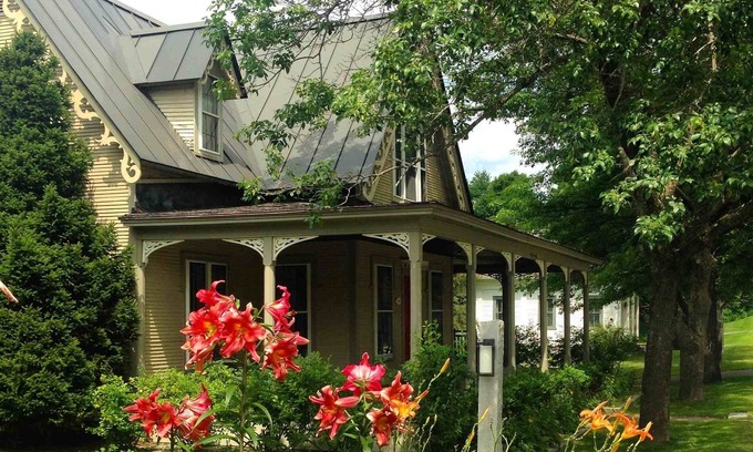 Stowe Village Historic District House | Historic Maple Street Dairy-Charm and Convenience in Stowe Village