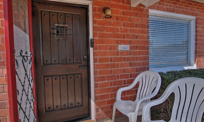 Encanto Apartment | Historic Midtown Phoenix Red Brick 2 Kings