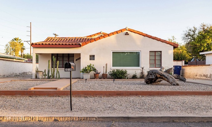 Blenman-Elm House | Historic Midtown Vacation Bungalow with Pool