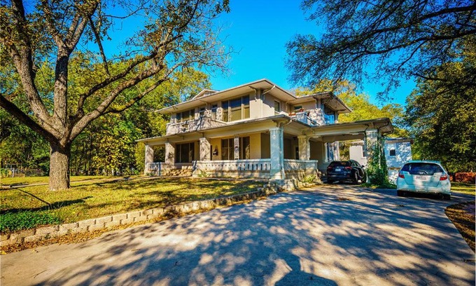 Sulphur Springs Bed & Breakfast | Historic Mitchell House