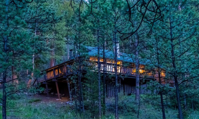 Aspen Brook Apartment | Historic mountain cabin|King bed|Fireplace