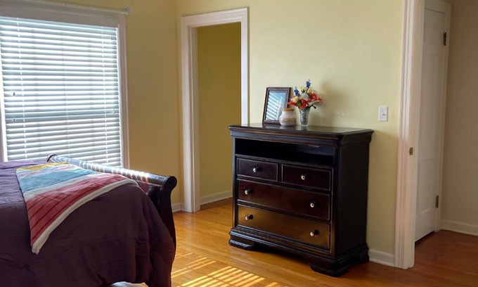 Mount Vernon House | Historic Mt. Vernon House - Perfect family home, walking distance from downtown