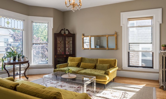 Portland Apartment | Historic Munjoy Hill Retreat-Rooftop Water Views!