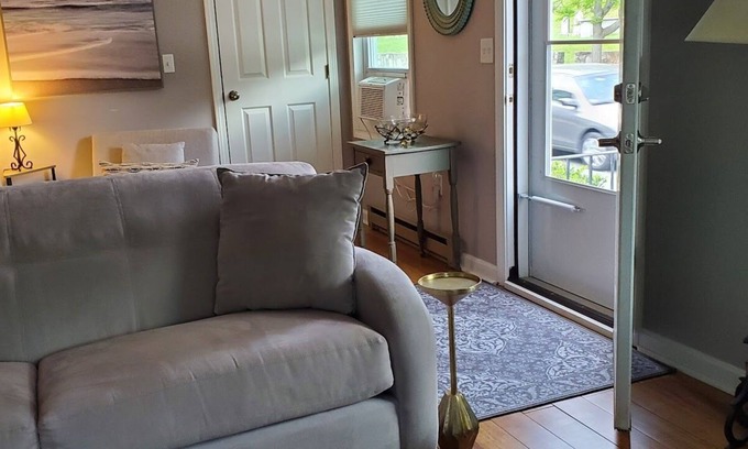 Newburyport Cottage | Historic Newburyport - new to VRBO - Rental at the historic Bartlet Mall