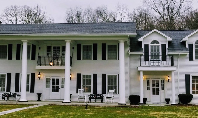 Long Bottom House | Historic Ohio River House