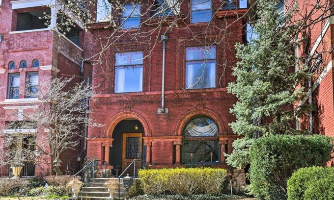 Old Louisville House | Historic Old Louisville Derby House