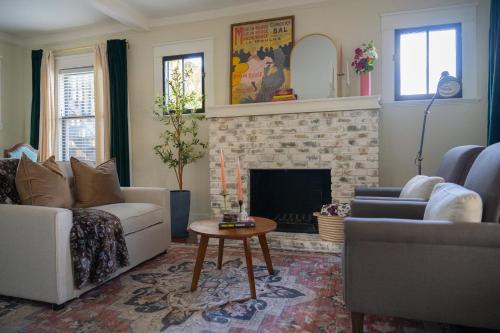 Lake Cherokee Apartment | Historic Orlando Casita Love Apt A with backyard