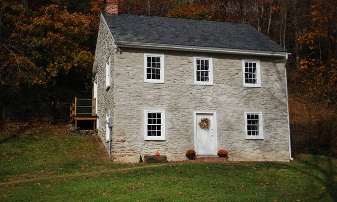 Delta House | Historic Ox Bow House c.1800 "The Cabin at Muddy Creek"