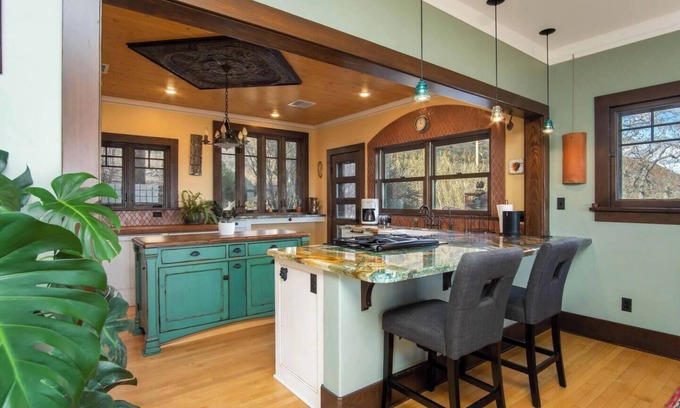 Jerome House | Historic Perch | Sleeps 4 | Close to Sedona