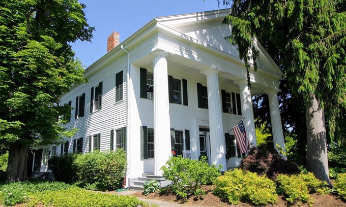 Trumansburg House | Historic "Pillar" Estate. Minutes from Taughannock Falls-Lake Cayuga-Wine Trail