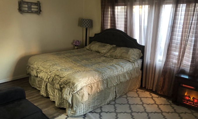 Middletown Apartment | Historic & Quaint Room downtown Middletown, DE awaits you!