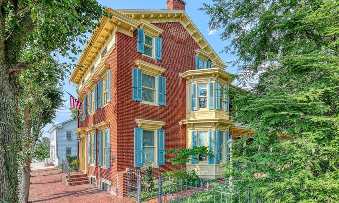 Dillsburg House | Historic Quay House near Hersheypark, Gettysburg, & Carlisle.