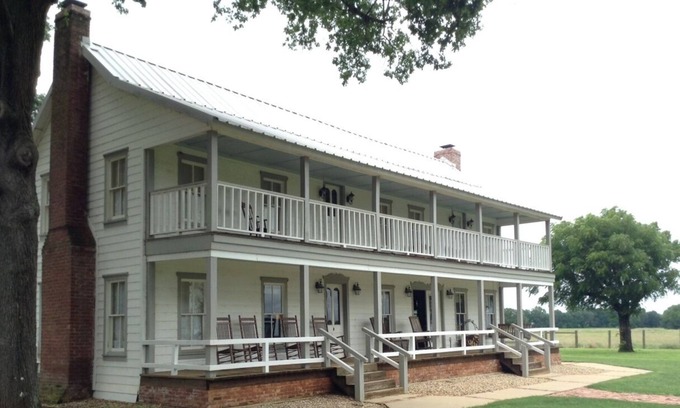 Franklin House | Historic Ranch, great for groups, wonderful outdoors