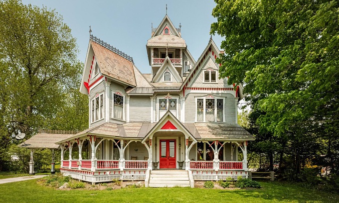 Richford House | Historic Richford Victorian Mansion by the River!
