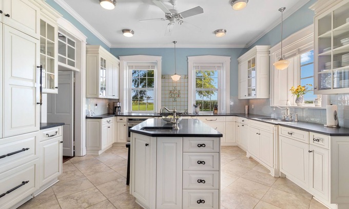 Saluda House | Historic Rosegill -700 Acre Farm on Rappahannock River with Pool, Beach, Fishing