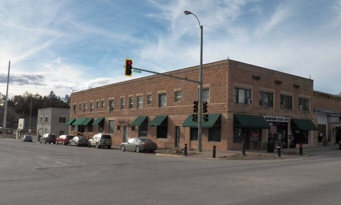 Hot Springs Apartment | Historic Sandstone in downtown