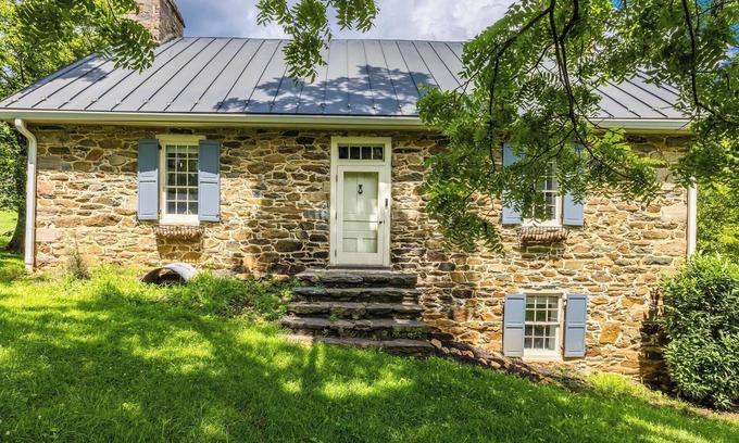 Round Hill Other | Historic Stone Farmhouse 15Acres