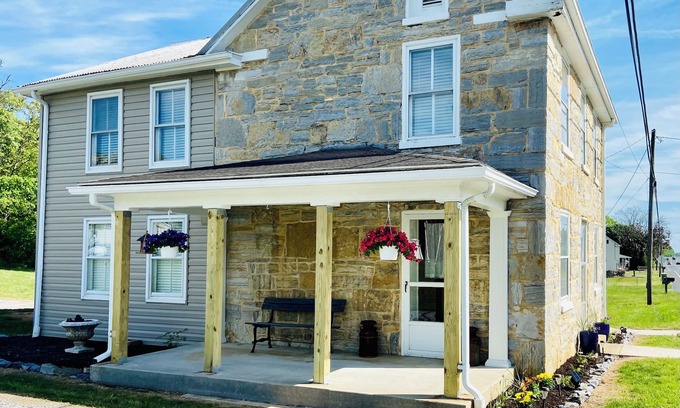 Boonsboro House | Historic Stone House close local activites and National Parks