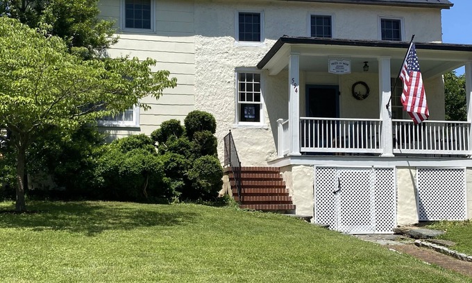Harpers Ferry House | Historic Three Bedroom Home in Downtown Harpers Ferry