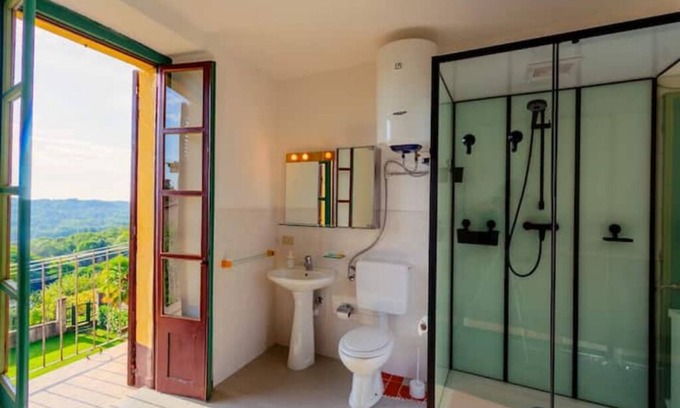 Netro Other | Historic Town House in Vineyard